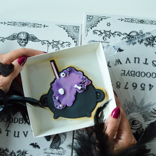 🎃 Premium Halloween Box – “Spooky Mansion Edition”