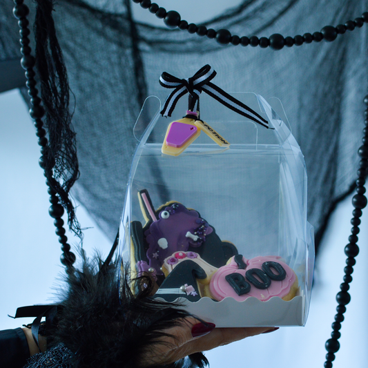 Halloween Cookie Box – Spooky Edition (6 Cookies + Collectible Tag)