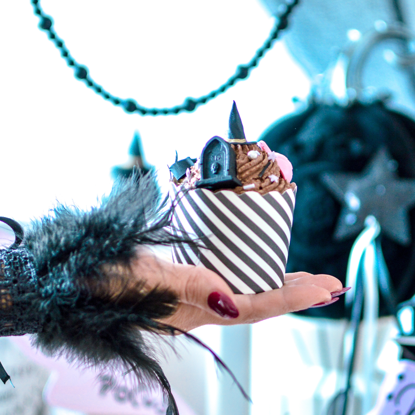 🎃 Premium Halloween Box – “Spooky Mansion Edition”