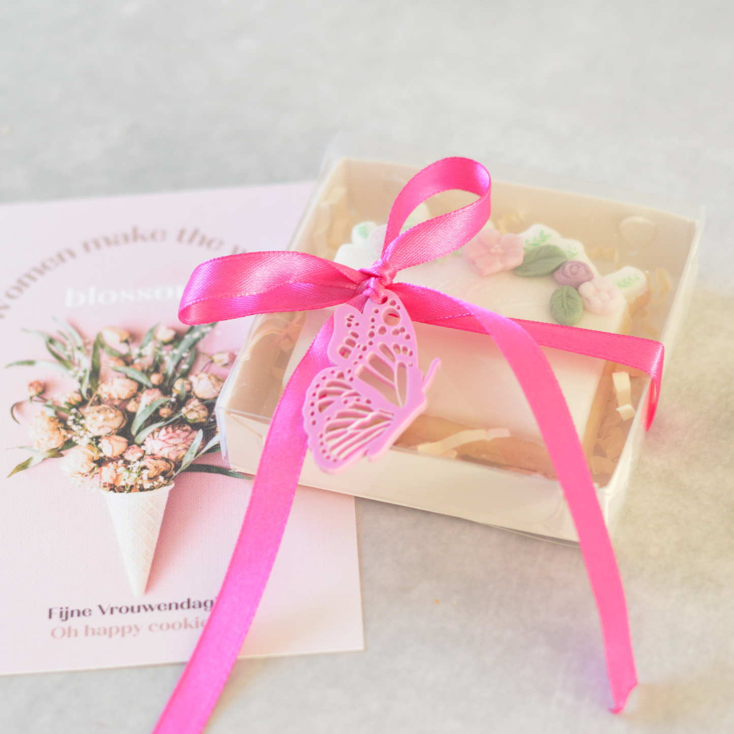Women Make the World Blossom | Gift Cookie