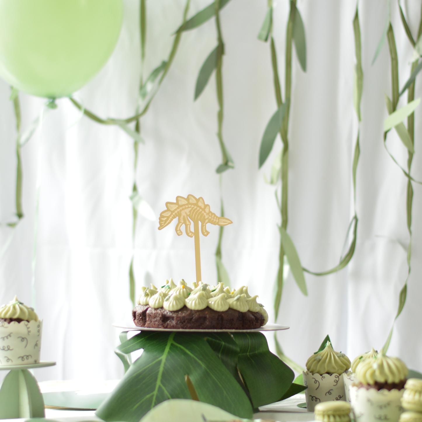 Gouden Dino Cake Topper van Acryl
